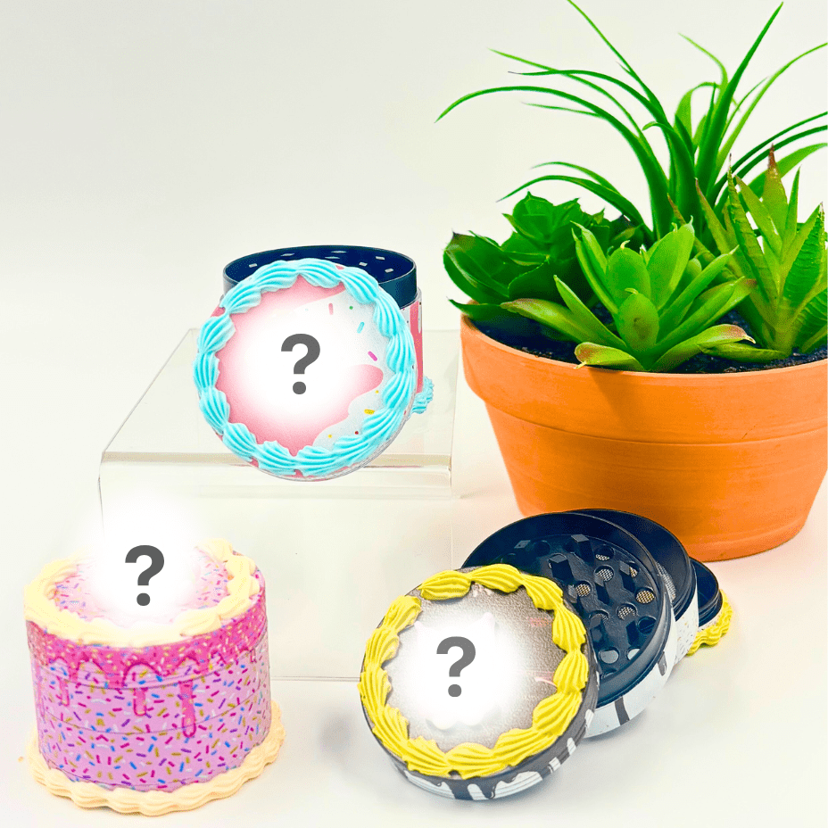 Fantastic Kitty 4-Piece Cake Design Grinder-50mm Morden Vape SuperStore and Cannabis Manitoba Canada