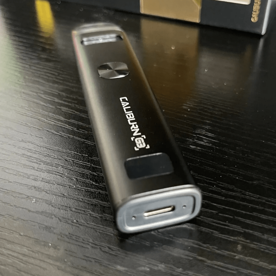 Uwell Caliburn G3 Pod Kit-25w Silver Morden Vape SuperStore and Cannabis Manitoba Canada