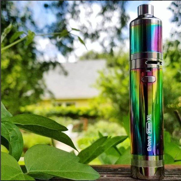 Yocan Evolve Plus XL Vaporizer Kit 1400 mAh / Luminous Morden Vape SuperStore and Cannabis Manitoba Canada